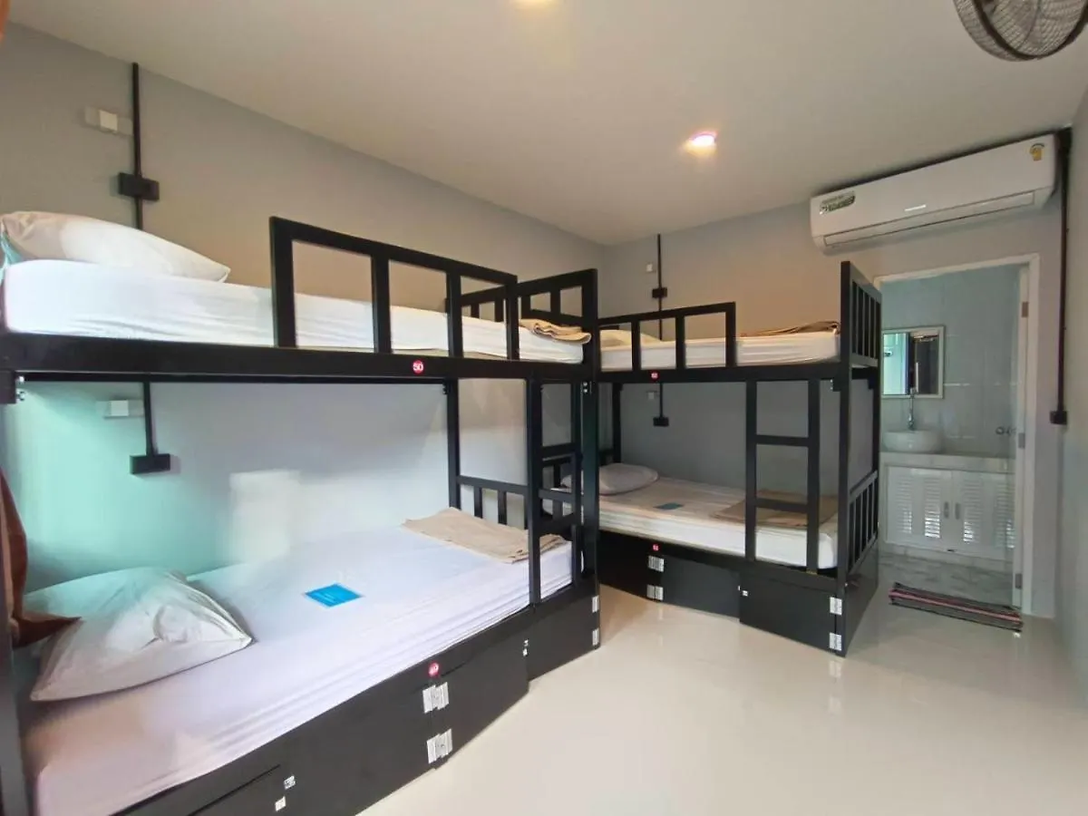 Blanco Beach Bar Hostel Phi Phi