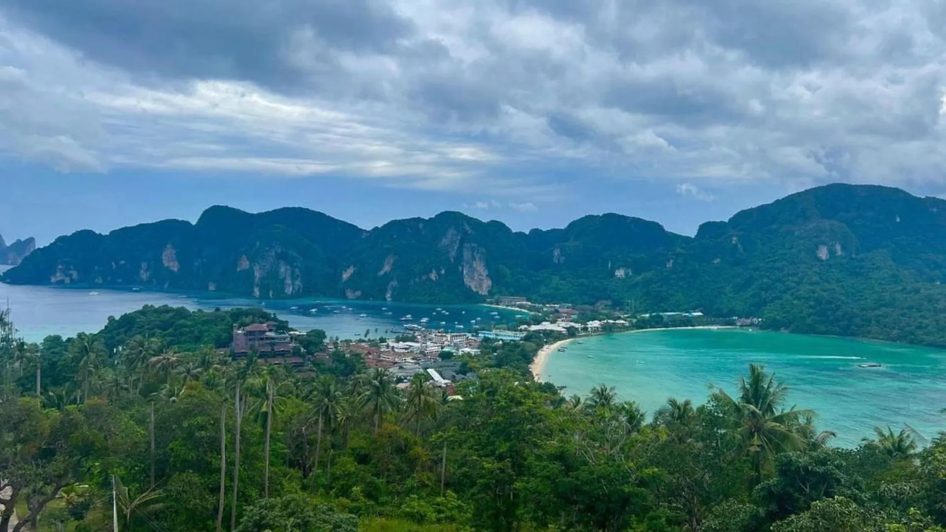 Blanco Beach Bar Hostel Phi Phi
