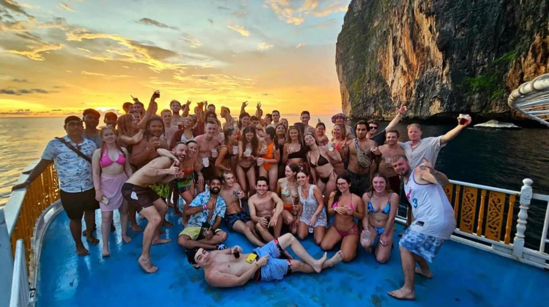 Blanco Beach Bar Hostel Phi Phi